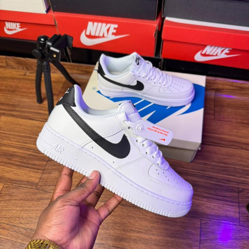 NIKE AIRFORCE 1 BLACK TICK