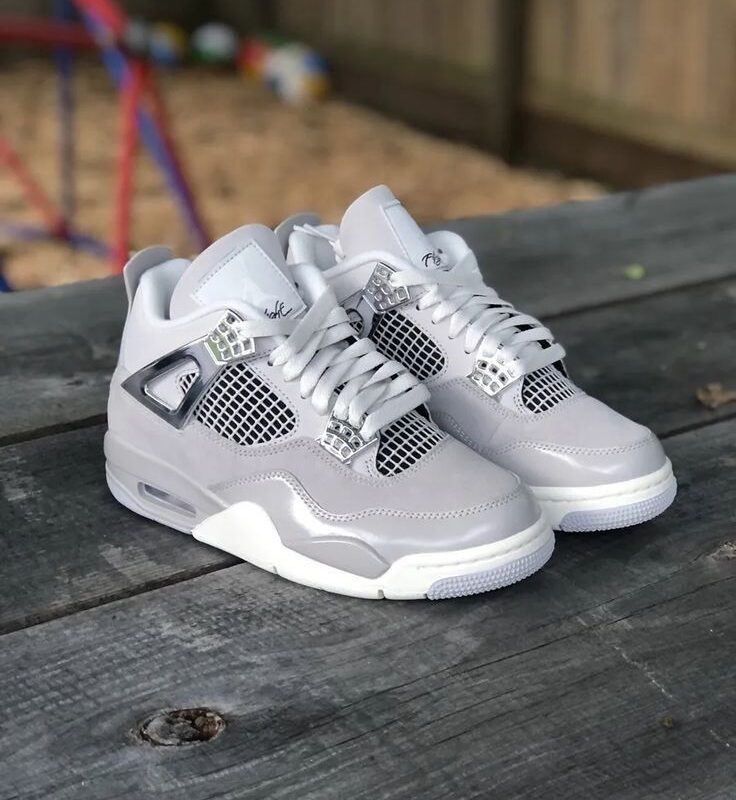 Nike Air Jordan 4 (Grey)