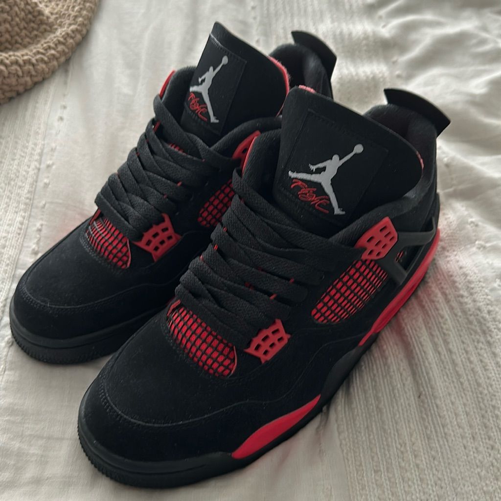 Jordan 4 (RED AND BLACK)