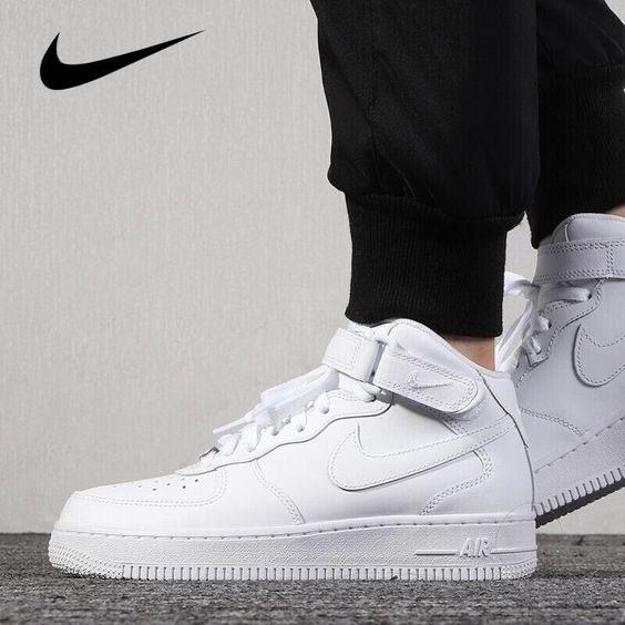 Nike Air Force 1 Mid(cut) Sneakers