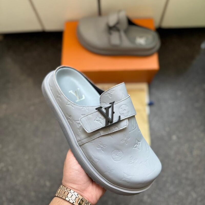LOUISE VUITTON EAST COUSE MULE